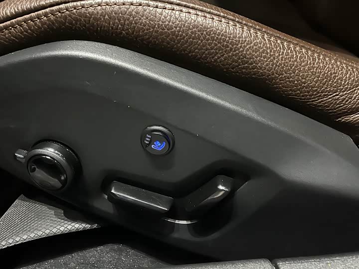 Фото 11 - Volvo S90