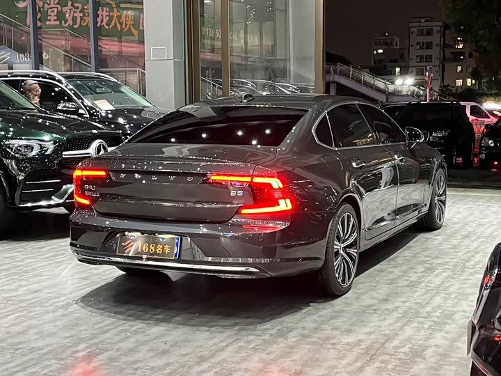 Фото 8 - Volvo S90