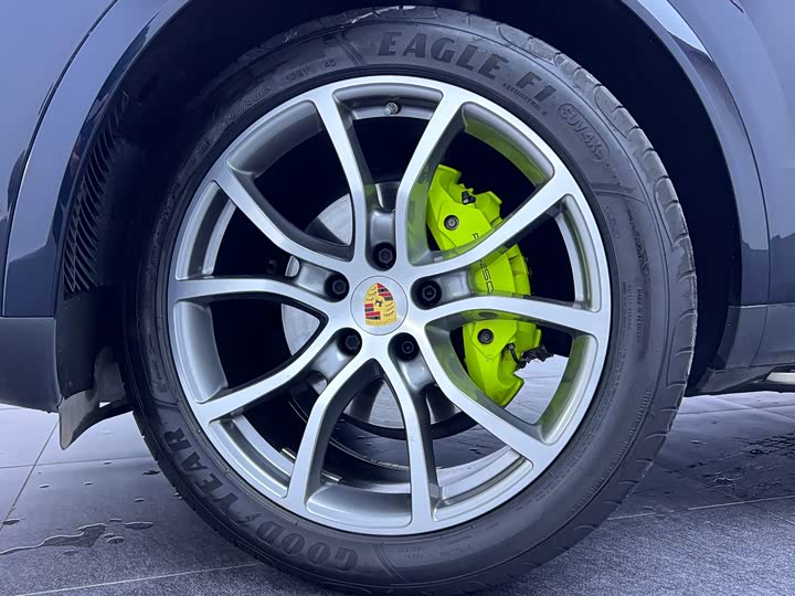 Фото 10 - Porsche Cayenne Hybrid