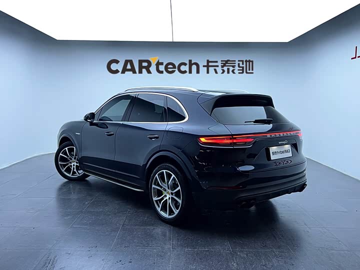 Фото 7 - Porsche Cayenne Hybrid