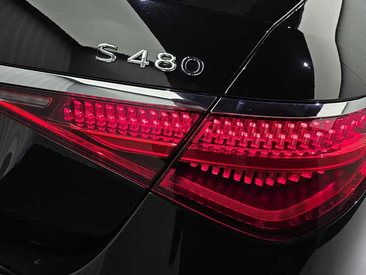 Фото 18 - Mercedes-Benz Maybach S-Class