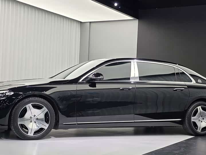 Фото 3 - Mercedes-Benz Maybach S-Class