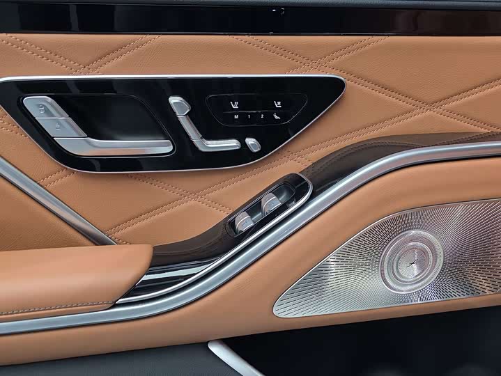 Фото 8 - Mercedes-Benz Maybach S-Class
