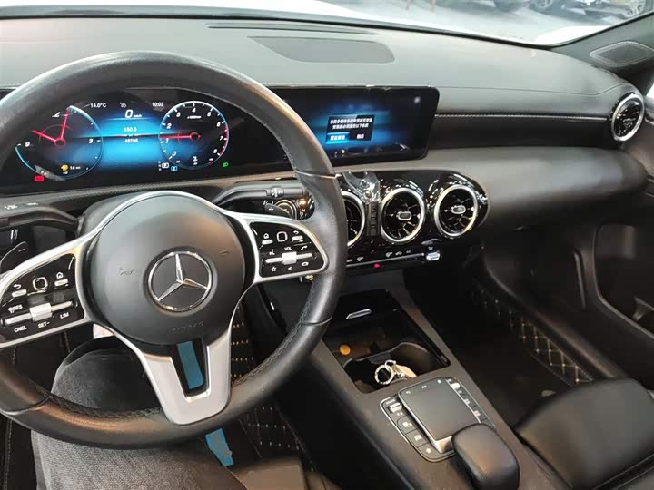 Фото 10 - Mercedes-Benz A-Class