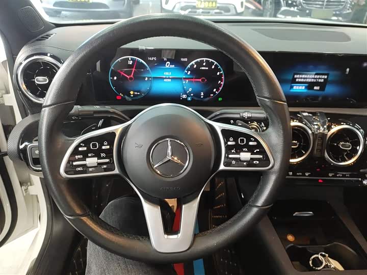 Фото 11 - Mercedes-Benz A-Class