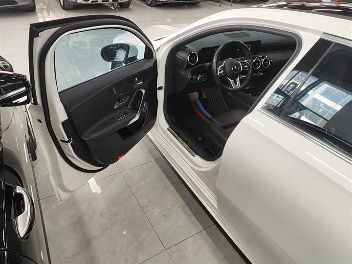 Фото 16 - Mercedes-Benz A-Class