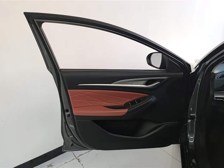 Фото 7 - Changan Eado Plus