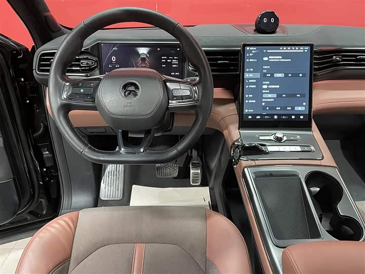 Фото 9 - Nio EC6