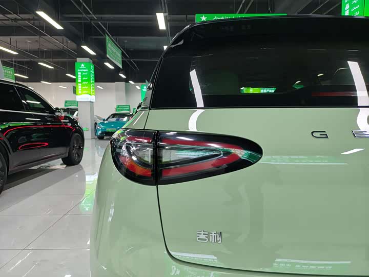 Фото 17 - Geely Galaxy Geome