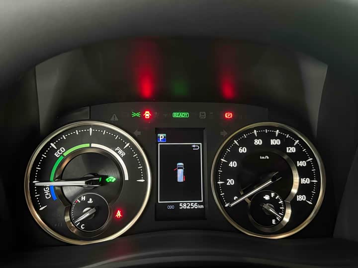 Фото 19 - Toyota Vellfire