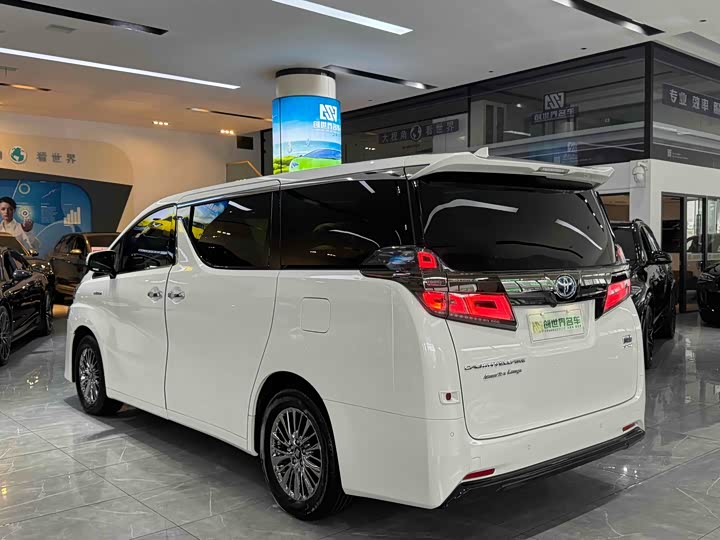 Фото 6 - Toyota Vellfire