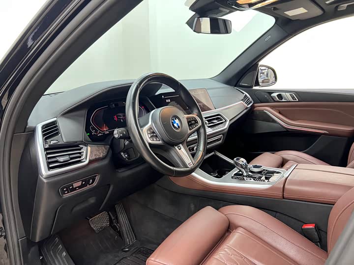 Фото 16 - BMW X5