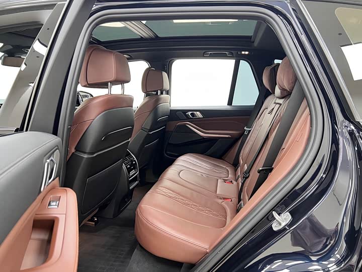 Фото 18 - BMW X5