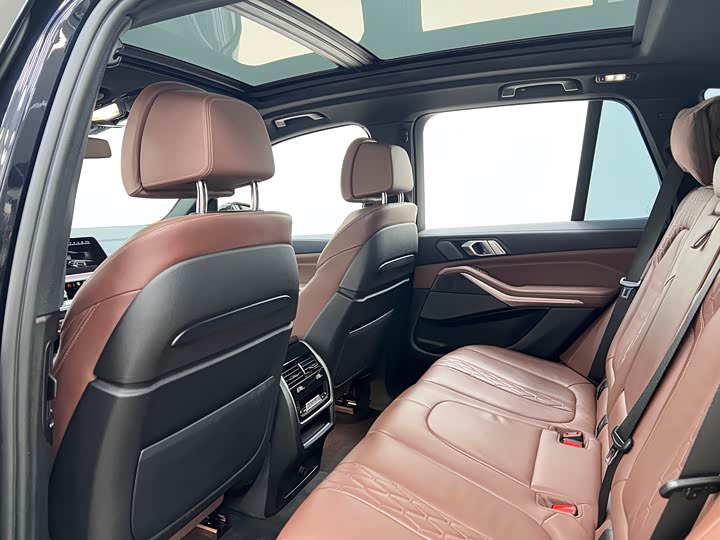 Фото 19 - BMW X5