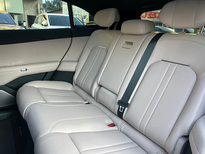 Фото 18 - Xiaomi YU7