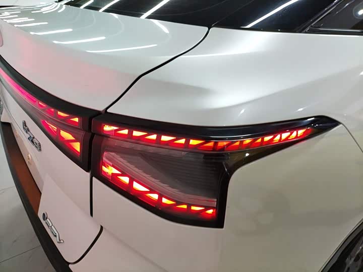 Фото 8 - Toyota bZ3