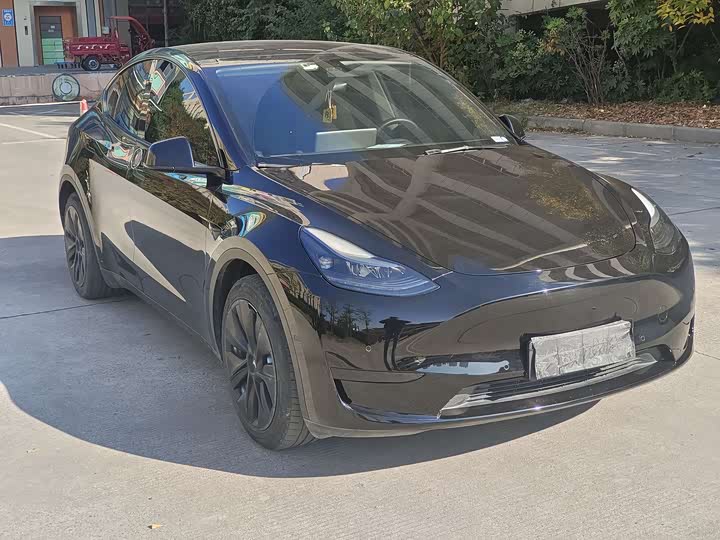 Фото 3 - Tesla Model Y