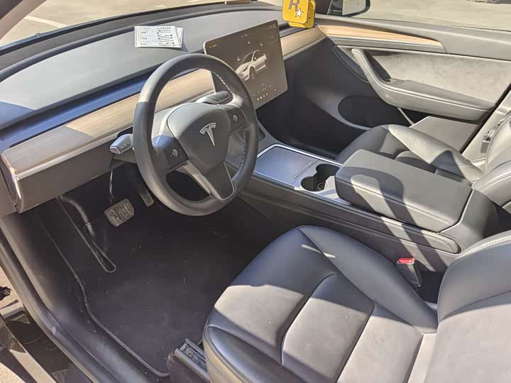 Фото 4 - Tesla Model Y