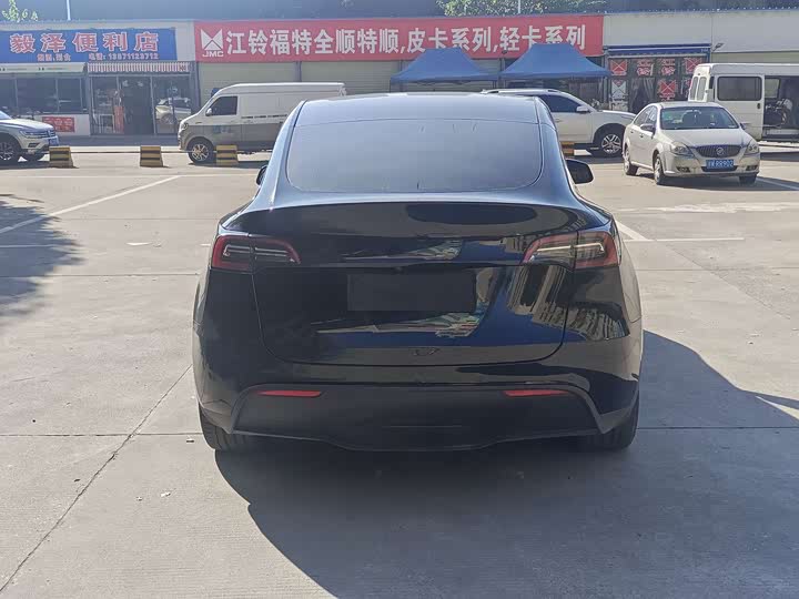 Фото 8 - Tesla Model Y