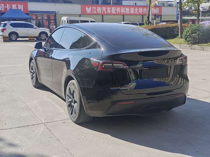 Фото 9 - Tesla Model Y