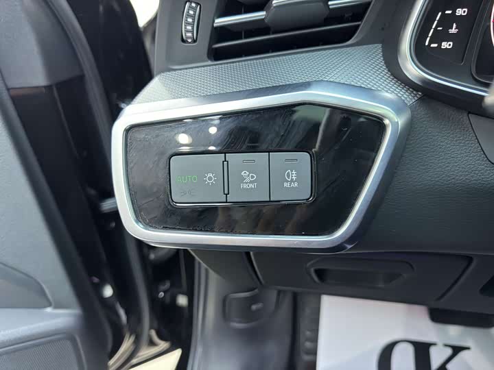 Фото 12 - Audi A6L