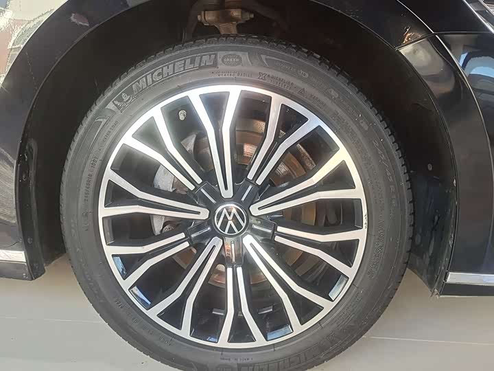 Фото 11 - Volkswagen Phideon