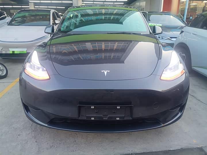 Фото 3 - Tesla Model Y