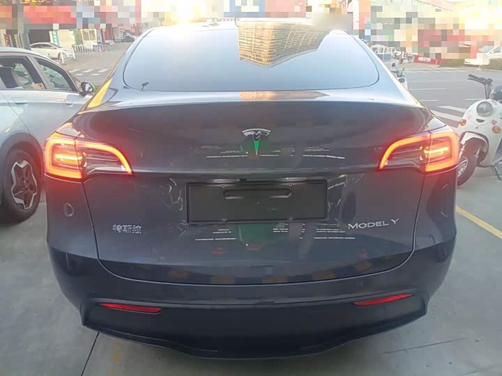 Фото 6 - Tesla Model Y