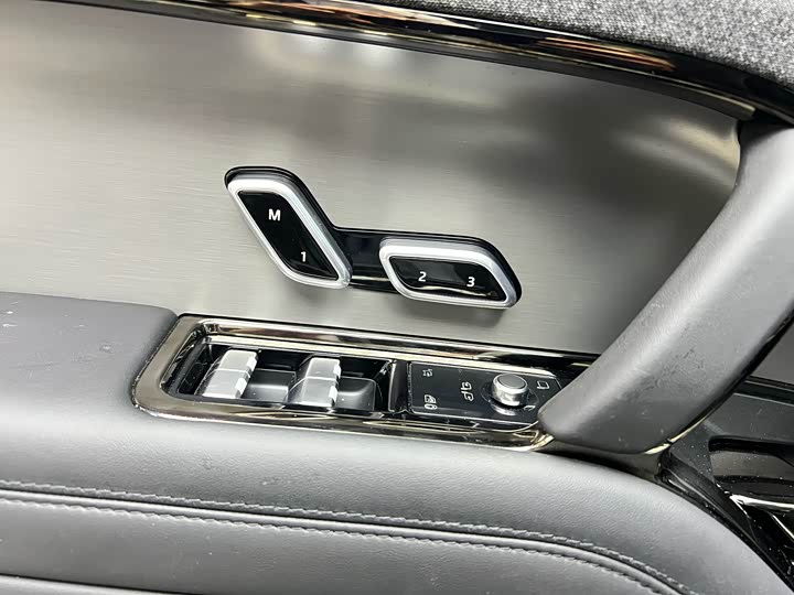 Фото 8 - Land Rover Range Rover Sport