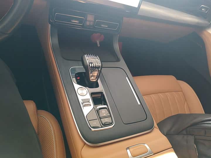 Фото 14 - GAC Trumpchi GS8