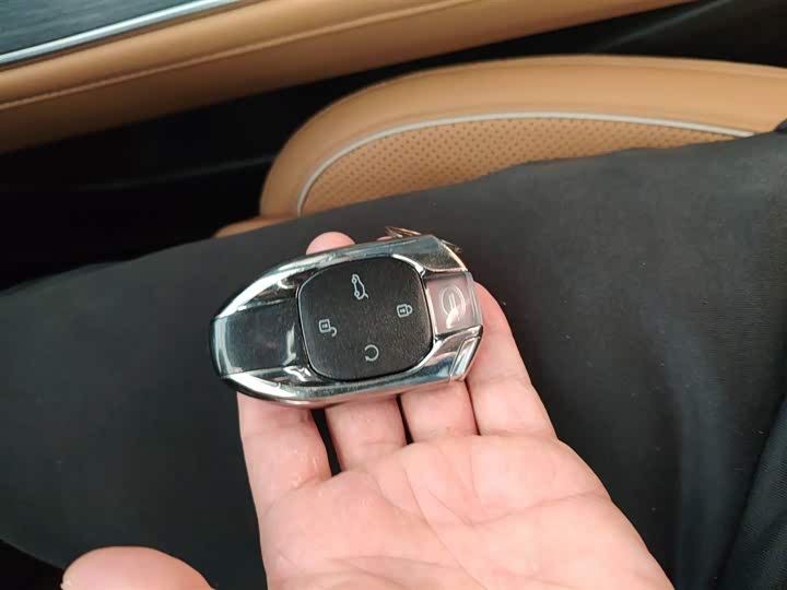 Фото 9 - GAC Trumpchi GS8