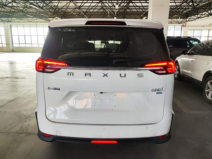Фото 6 - Maxus Euniq 5