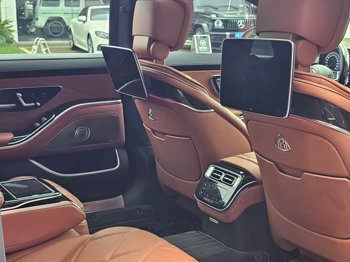 Фото 11 - Mercedes-Benz Maybach S-Class