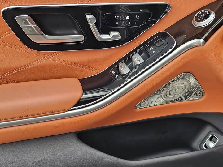 Фото 3 - Mercedes-Benz Maybach S-Class