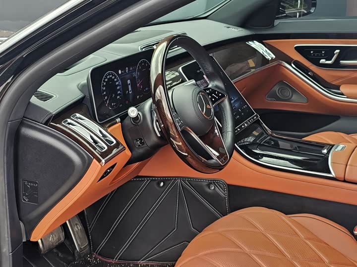 Фото 4 - Mercedes-Benz Maybach S-Class