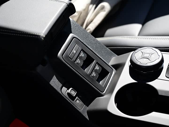 Фото 21 - Ford Bronco