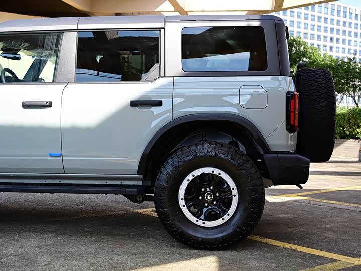Фото 9 - Ford Bronco