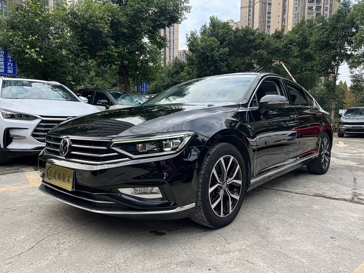 Фото 1 - Volkswagen Magotan