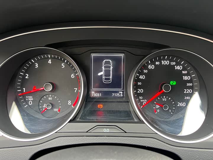 Фото 13 - Volkswagen Magotan