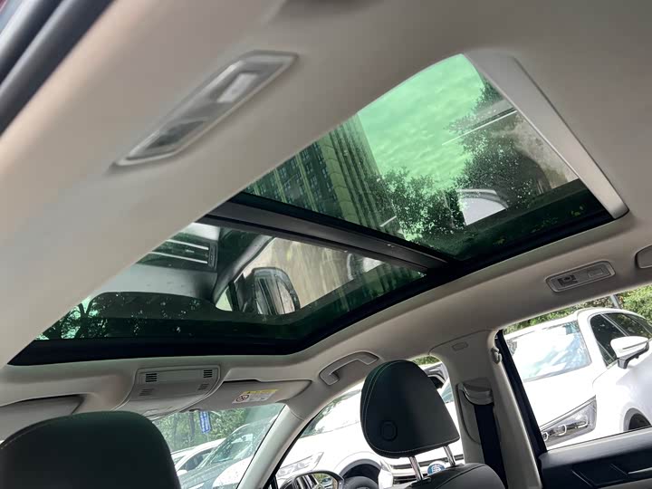 Фото 18 - Volkswagen Magotan