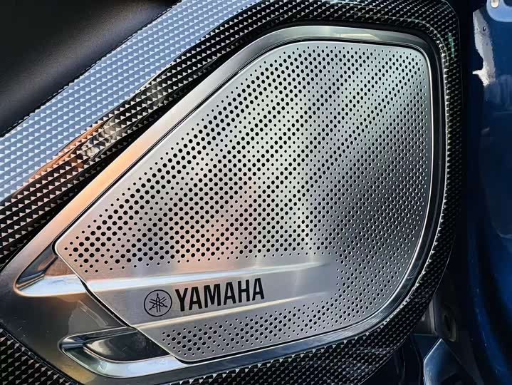 Фото 10 - Zeekr 001