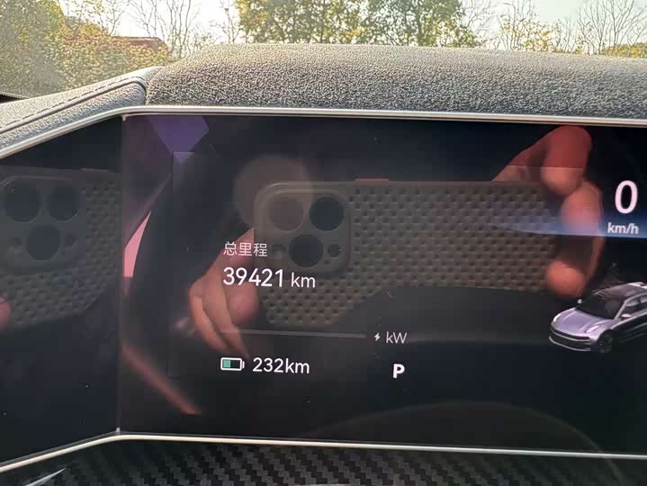 Фото 12 - Zeekr 001