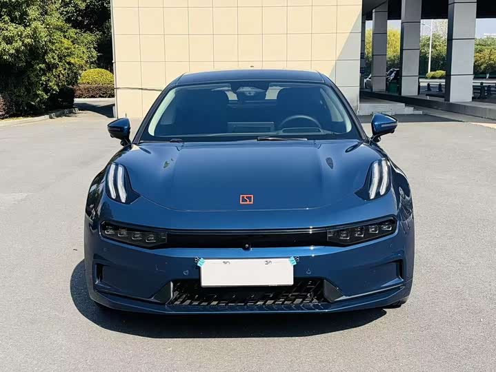 Фото 2 - Zeekr 001