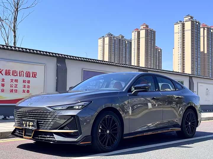 Фото 1 - Changan UNI-V