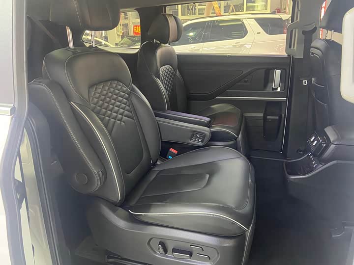 Фото 10 - Hyundai Custo