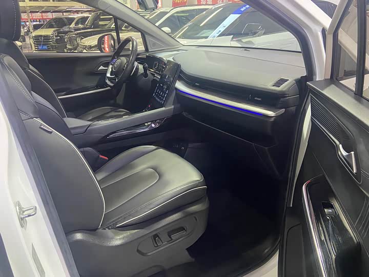 Фото 7 - Hyundai Custo