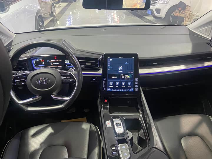 Фото 9 - Hyundai Custo