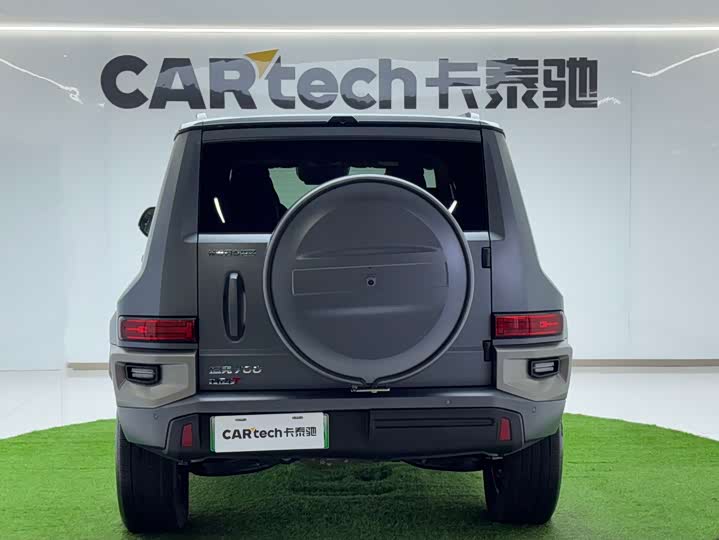 Фото 4 - Tank 700 Hybrid