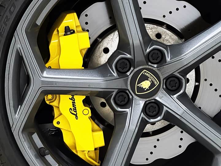 Фото 8 - Lamborghini Huracán