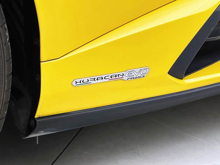 Фото 9 - Lamborghini Huracán